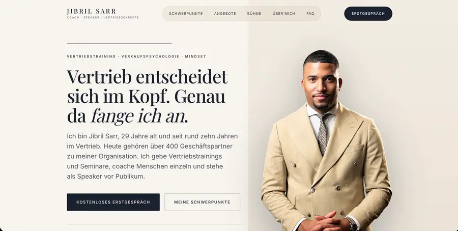 Startseite der Website jibril-sarr.de mit Porträt und Headline „Vertrieb entscheidet sich im Kopf.“